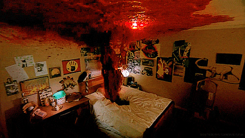 In A Nightmare On Elm Street (1984), The Effect Of Blood Rushing To The Ceiling During Glen's (Johnny Depp) Demise Was Achieved Using An Upside Down Set