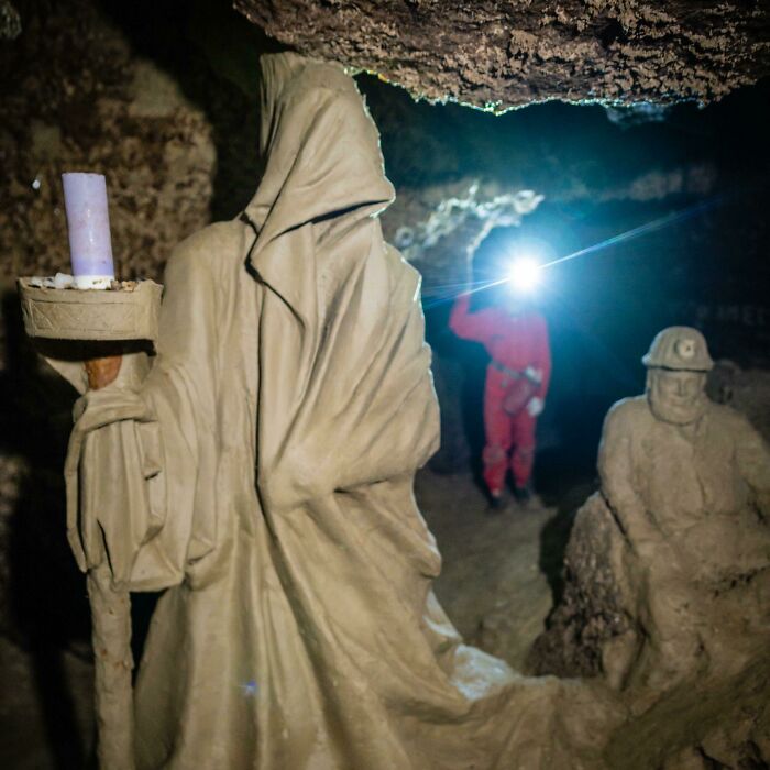 200m Deep While Exploring The Optimistic Cave In Ukraine, I Find These Statues
