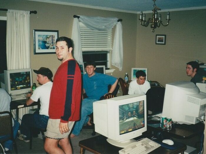 90's Lan Party With The Boys