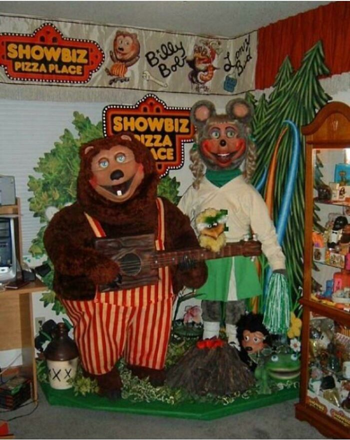 Chuck E. Cheese Didn’t Exist In Florida In The 80s. We Had The Nightmare Of Showbiz Pizza