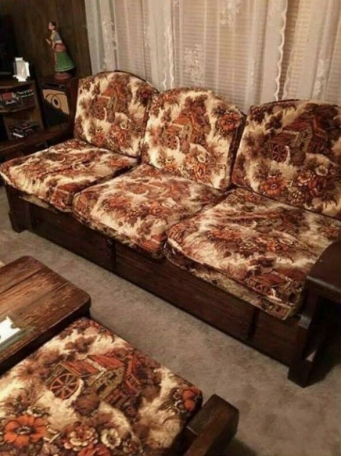 Did Anyone Else Have This Kind Of Pattern On Your Couch?