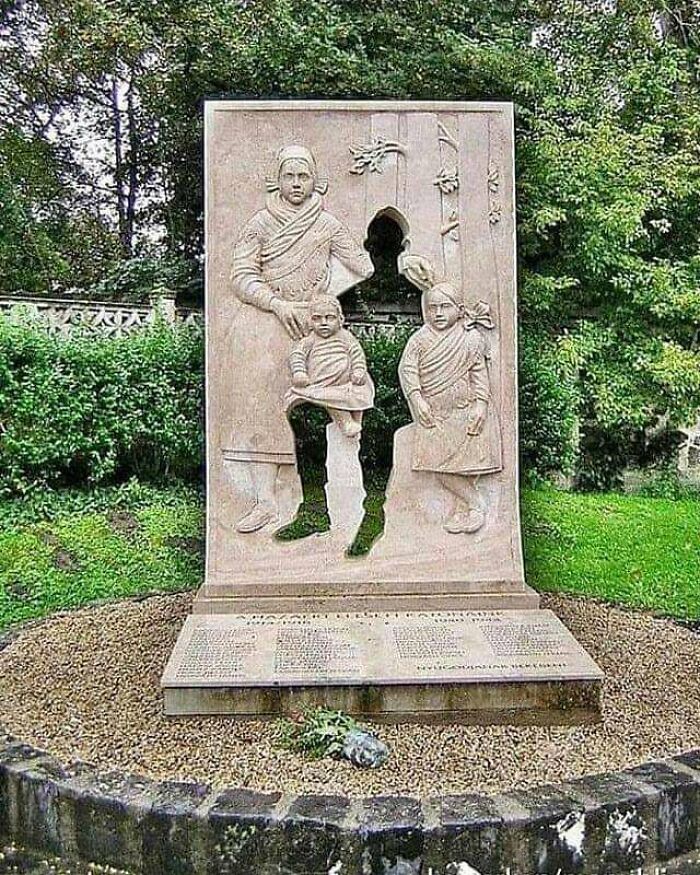 Monumento en memoria de la Primera Guerra Mundial en Vácrátót (Hungría)