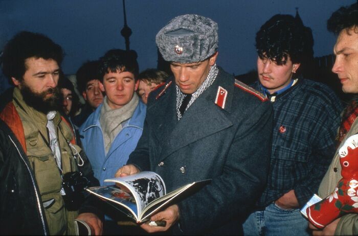 Arnold Schwarzenegger Meeting Soviet Fans In Moscow, 1988