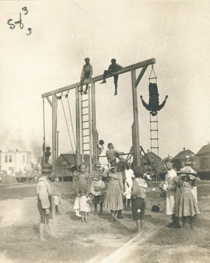 Outdoor Gymnasium And Playground, Chicago, 1903
