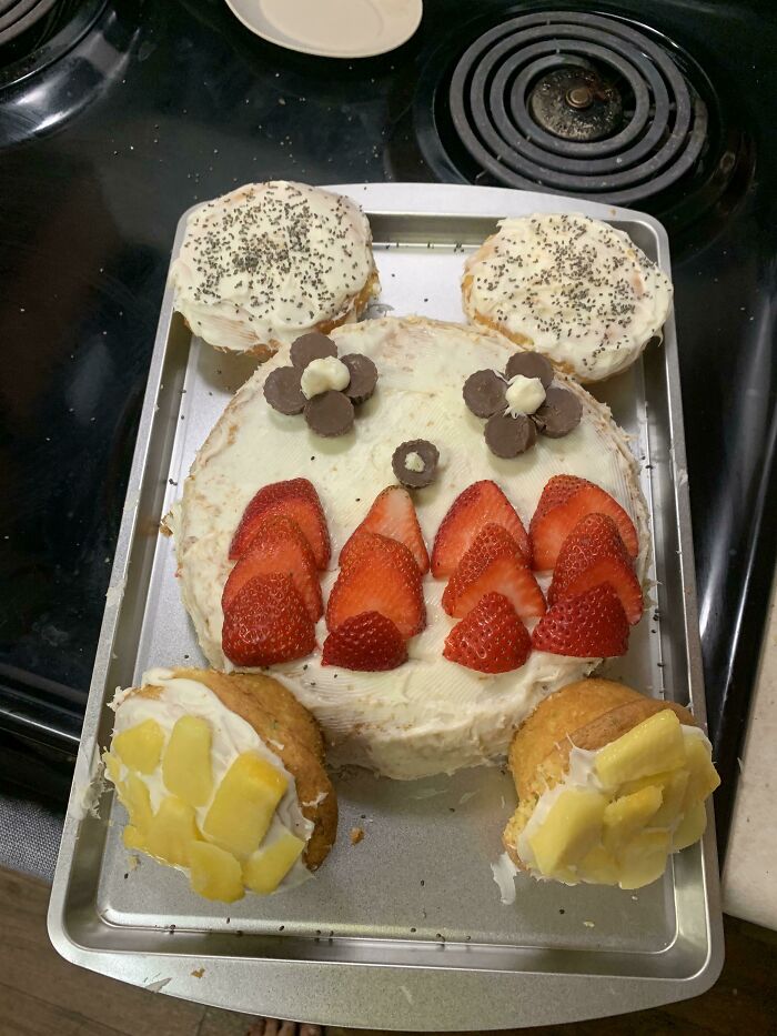 Intenté hacerle a mi hija una tarta de Mickey Mouse