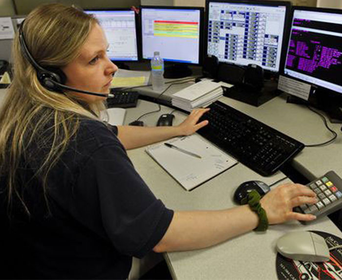 911 Operators Share The Funny And Wild Calls They Couldn't Take With A Straight Face