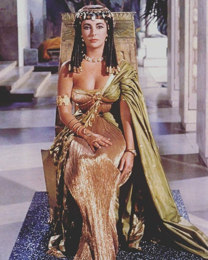 Elizabeth Taylor In “Cleopatra” 1963