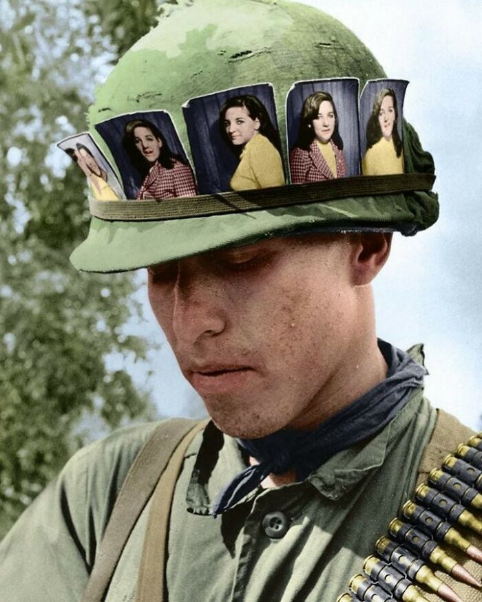 Us Soldier With Pictures Of His Girlfriend Attached To His Helmet. Củ Chi Base Camp, Viet