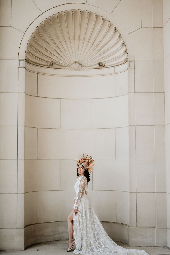 How A Model, Wedding Florist And An Elopement Photographer Created A Bridal Look Inspiration (7 Pics) How A Model, Wedding Florist And An Elopement Photographer Created A Bridal Look Inspiration (7 Pics)