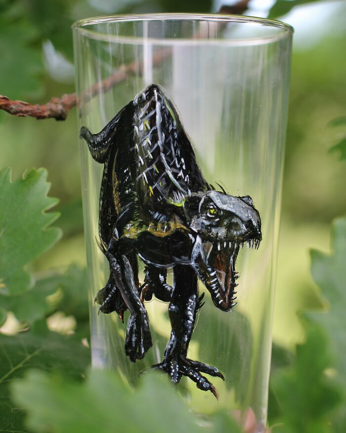 Glass Creatures - Amazing Realistic Animals Painted On Glasses (34 Pics)