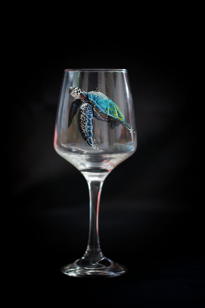 Glass Creatures - Amazing Realistic Animals Painted On Glasses (34 Pics)