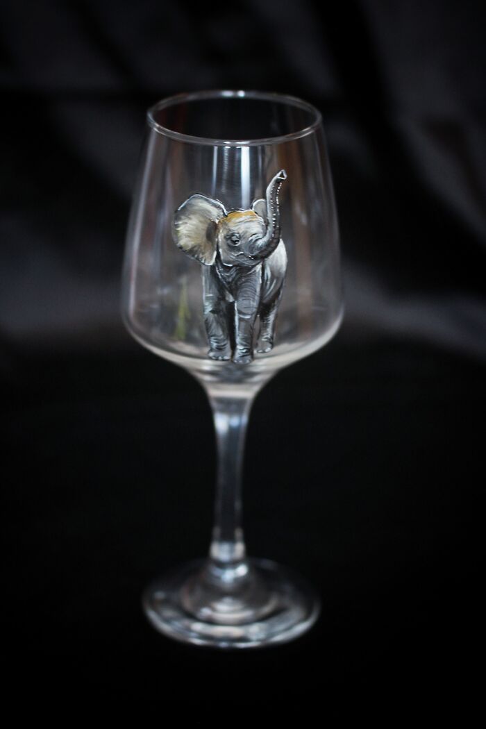 Glass Creatures - Amazing Realistic Animals Painted On Glasses (34 Pics)