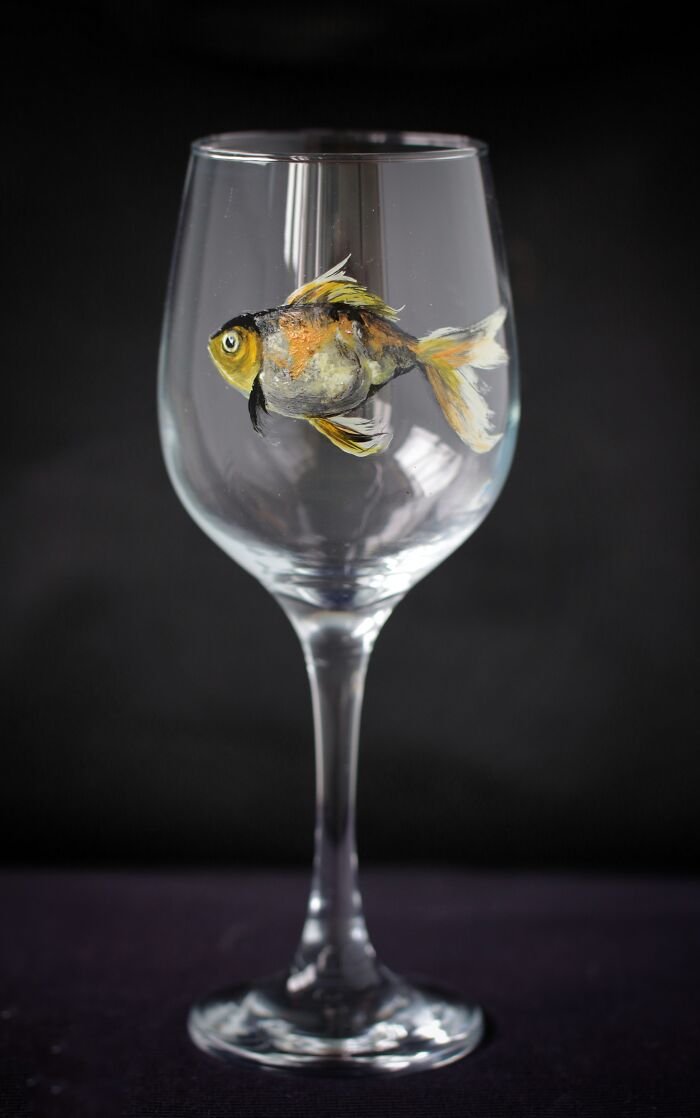 Glass Creatures - Amazing Realistic Animals Painted On Glasses (34 Pics)