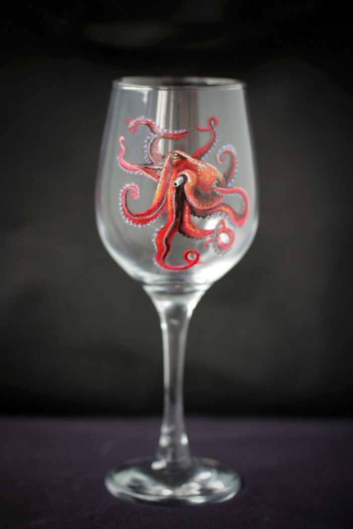 Glass Creatures - Amazing Realistic Animals Painted On Glasses (34 Pics)