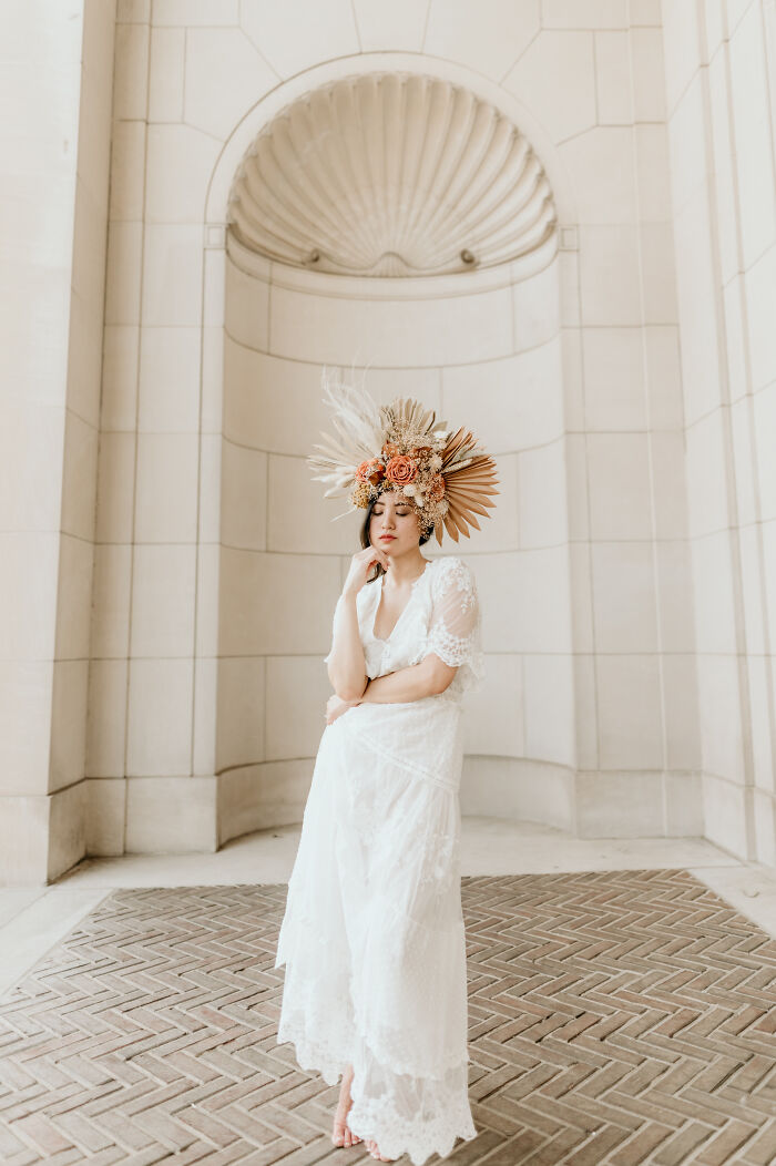 How A Model, Wedding Florist And An Elopement Photographer Created A Bridal Look Inspiration (7 Pics)