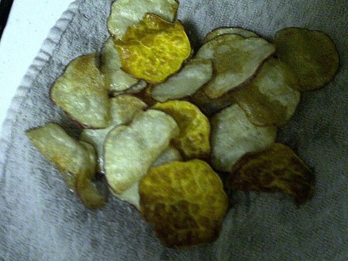 Homemade Potato Chips (Some Too Thick/Burnt)