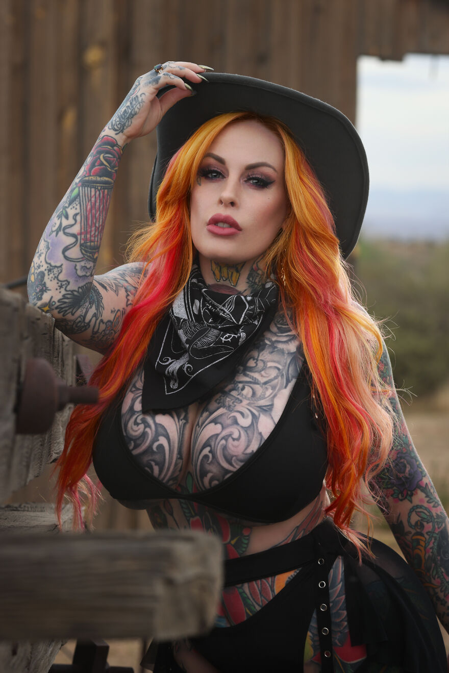 Celebrating Mom's At Victory Fotos With Pin UPS, Boudoir And Burlesque Fun! Celebrating Mom's At Victory Fotos With Pin UPS, Boudoir And Burlesque Fun!