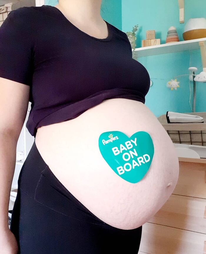 30 Mothers Are Sharing Realistic Pictures Of Baby Bumps And Pregnant Bodies To Fight Toxic Standards