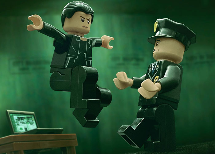 Este artista usa figuras de Lego para recrear escenas populares de películas, series y juegos (30 fotos)