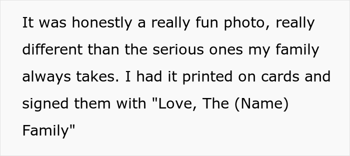 18-Year-Old Takes Cheesy “Family” Pics With Her Friends After She Found Out That Her Family Excluded Her From Their Easter Card Photoshoot 18-Year-Old Takes Cheesy “Family” Pics With Her Friends After She Found Out That Her Family Excluded Her From Their Easter Card Photoshoot