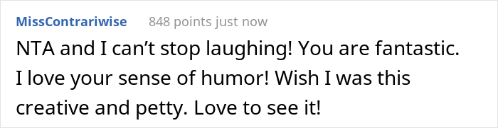 18-Year-Old Takes Cheesy “Family” Pics With Her Friends After She Found Out That Her Family Excluded Her From Their Easter Card Photoshoot 18-Year-Old Takes Cheesy “Family” Pics With Her Friends After She Found Out That Her Family Excluded Her From Their Easter Card Photoshoot