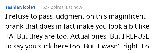 18-Year-Old Takes Cheesy “Family” Pics With Her Friends After She Found Out That Her Family Excluded Her From Their Easter Card Photoshoot 18-Year-Old Takes Cheesy “Family” Pics With Her Friends After She Found Out That Her Family Excluded Her From Their Easter Card Photoshoot
