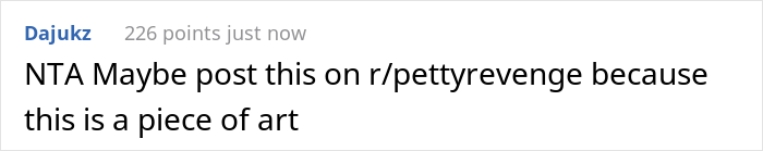 18-Year-Old Takes Cheesy “Family” Pics With Her Friends After She Found Out That Her Family Excluded Her From Their Easter Card Photoshoot 18-Year-Old Takes Cheesy “Family” Pics With Her Friends After She Found Out That Her Family Excluded Her From Their Easter Card Photoshoot