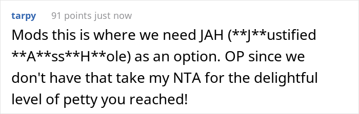 18-Year-Old Takes Cheesy “Family” Pics With Her Friends After She Found Out That Her Family Excluded Her From Their Easter Card Photoshoot 18-Year-Old Takes Cheesy “Family” Pics With Her Friends After She Found Out That Her Family Excluded Her From Their Easter Card Photoshoot
