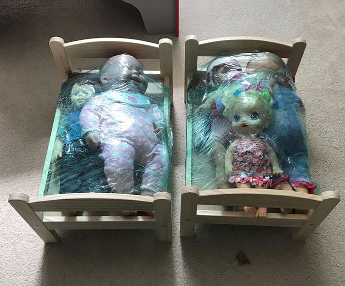 We're Moving. This Is How My Wife Packed The Kid's Dolls