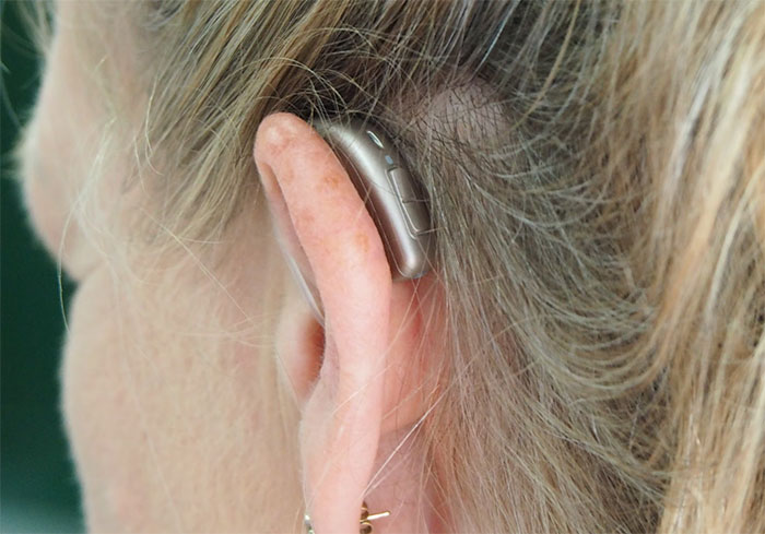 'Karen' Asks Employee To Remove Her 'Earbuds' Even After She Explains That It's Actually Hearing Aids, Malicious Compliance Ensues 'Karen' Asks Employee To Remove Her 'Earbuds' Even After She Explains That It's Actually Hearing Aids, Malicious Compliance Ensues