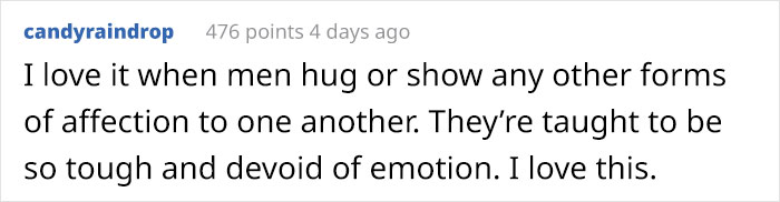 Australian Man Draws A "Hug Here" Spot Outside His House, Capturing Many Heartwarming Moments On His Security Camera Australian Man Draws A "Hug Here" Spot Outside His House, Capturing Many Heartwarming Moments On His Security Camera