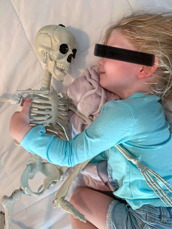 My Two-Year-Old Cousin Is Genuinely In Love With Her Skeleton