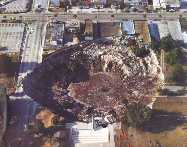 os-fla360-looking-back-at-winter-parks-famous-sinkhole-20121113-1024x808-626f3d663023a.jpg