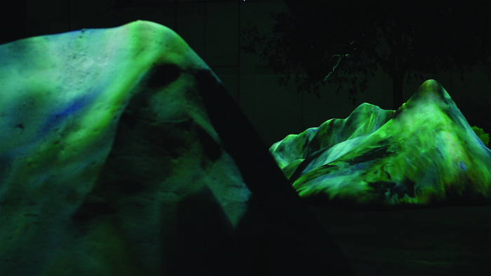 A 21-Meter-Long Sculpture Was Filled With Floating Motion Graphics Emerging From The Ai (10 Pics)