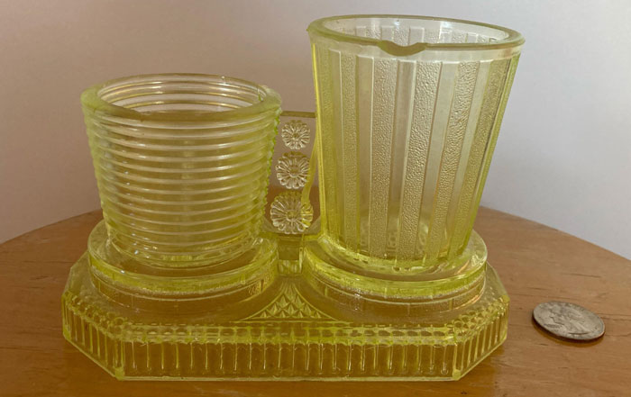 What Is This Two Attached Differently Sized Cups Made Of (Probably) Uranium/Vaseline Glass?