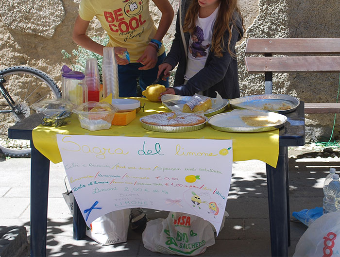 "I'll Show You Fair": Neighbor Maliciously Complies With Mom Who Demanded Bake Sale Profits, Now She's The One Who Has To Pay "I'll Show You Fair": Neighbor Maliciously Complies With Mom Who Demanded Bake Sale Profits, Now She's The One Who Has To Pay