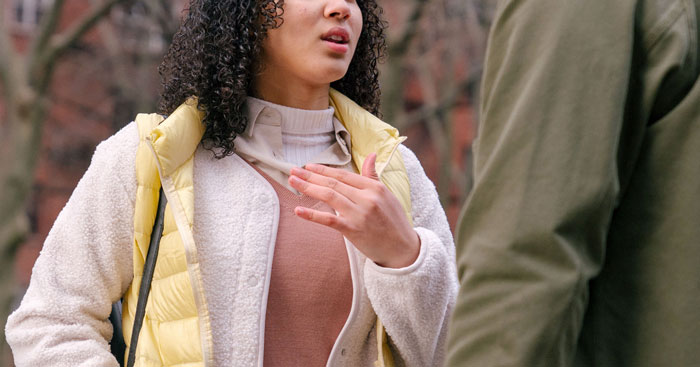 Sister RSVPs ‘No’ To Her Own Brother’s Wedding Because It’s Way Too Expensive, Asks The Internet If She Was A Jerk Sister RSVPs ‘No’ To Her Own Brother’s Wedding Because It’s Way Too Expensive, Asks The Internet If She Was A Jerk