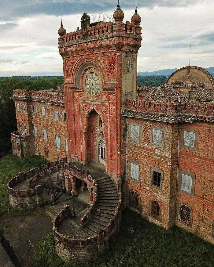Castillo abandonado en Italia
