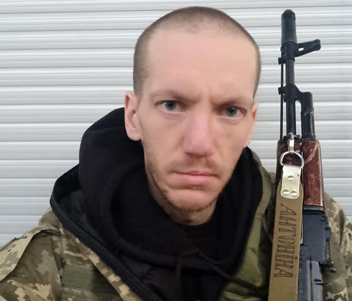 Ukrainian LGBTQ+ Couple Join Their Country's Defense Force To Fight Against Russia And The Stigma Of Gay Soldiers Ukrainian LGBTQ+ Couple Join Their Country's Defense Force To Fight Against Russia And The Stigma Of Gay Soldiers