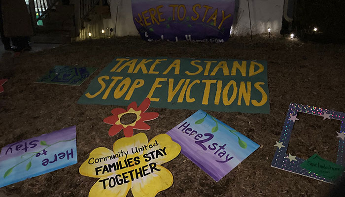 70-Year-Old Woman Tells Neighbors She’s Being Evicted, The Neighborhood Bands Together To Buy The House For Her 70-Year-Old Woman Tells Neighbors She’s Being Evicted, The Neighborhood Bands Together To Buy The House For Her