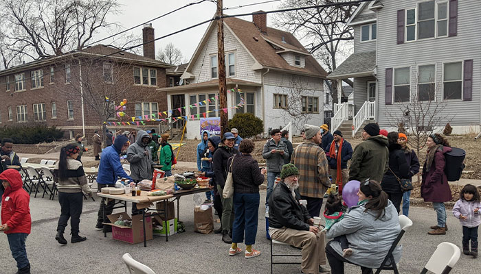 70-Year-Old Woman Tells Neighbors She’s Being Evicted, The Neighborhood Bands Together To Buy The House For Her 70-Year-Old Woman Tells Neighbors She’s Being Evicted, The Neighborhood Bands Together To Buy The House For Her