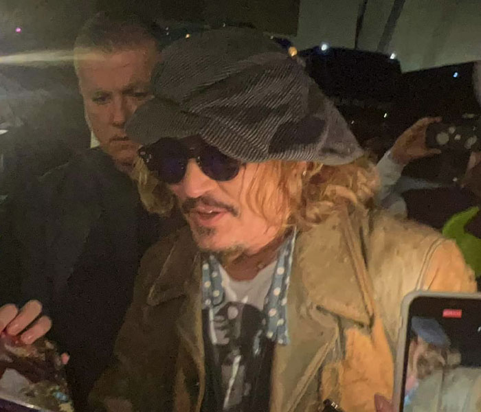 “The Soundest Bloke Ever”: Johnny Depp Enjoys Fish And Chips At Local Newcastle Pub Whilst Awaiting Trial Verdict “The Soundest Bloke Ever”: Johnny Depp Enjoys Fish And Chips At Local Newcastle Pub Whilst Awaiting Trial Verdict