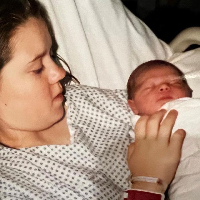 Birth Mom And Son Reunite After 20 Years With The Help Of Social Media, Realize They Work At The Same Place Birth Mom And Son Reunite After 20 Years With The Help Of Social Media, Realize They Work At The Same Place