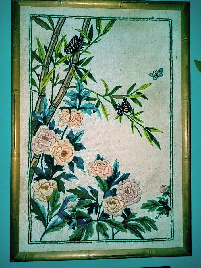 Gorgeous Embroidery I Found. The Picture Does No Justice. I Believe It Is From The 1960's Or Earlier.