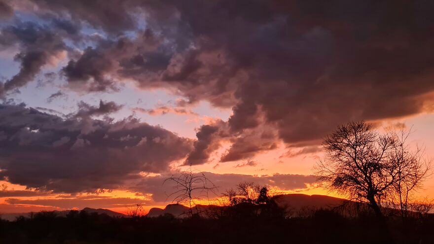Experiensing Dusk Over The Magalies Mountains...south Africa...my Beloved Home💕