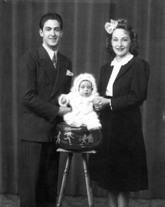 Al Pacino (Center) With His Parents Salvatore And Rose, 1940