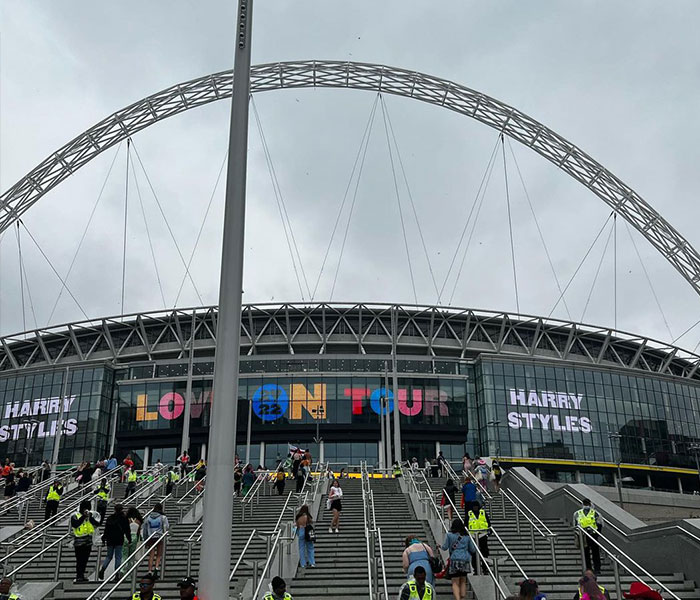 Harry Styles Helps Wembley Stadium Fan Go On Air