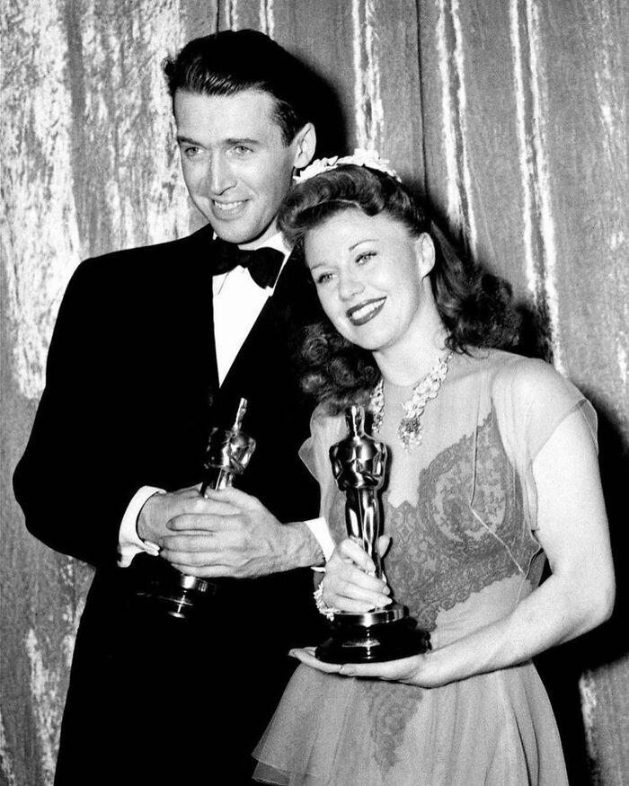 James Stewart y Ginger Rogers en la 13ª ceremonia de los premios de la Academia, 1941