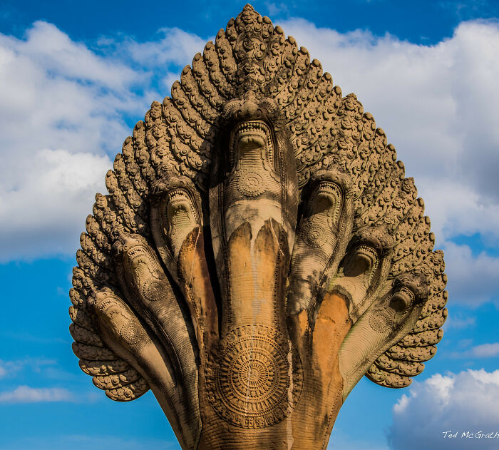 Angkor Wat, Cambodia 7-Headed Snake (Naga) Statue. In Indian Mythology, Half-Serpent, Half-Human Beings Called Naga Were Seen As The Guardian Of Rivers, Wells, Springs And All Drinking Water