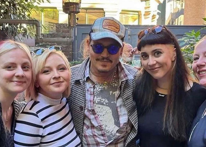 Prior to his libel verdict, Johnny Depp spent some time with friends, badgers and pub staff.